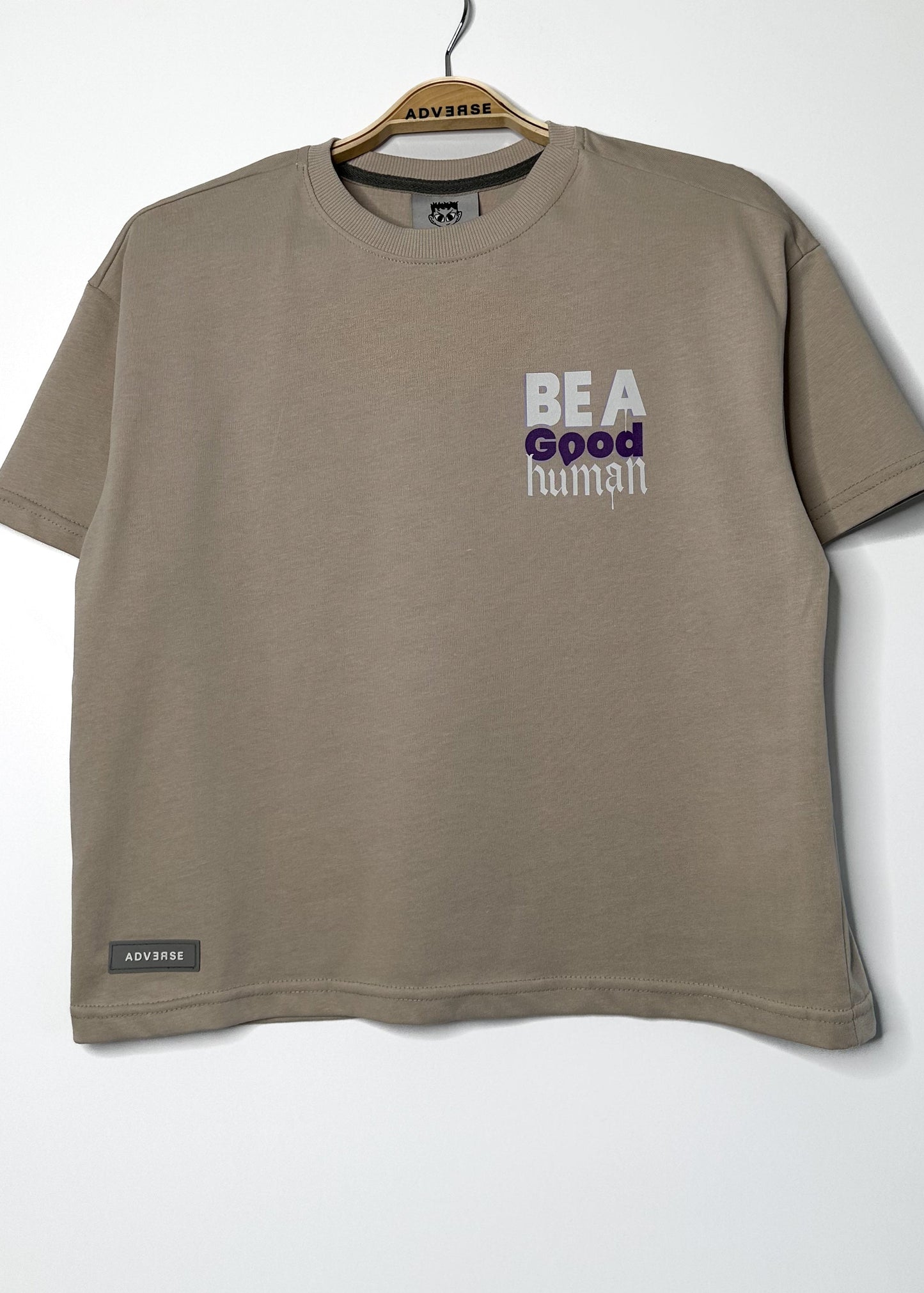 Camiseta Be a Good Human