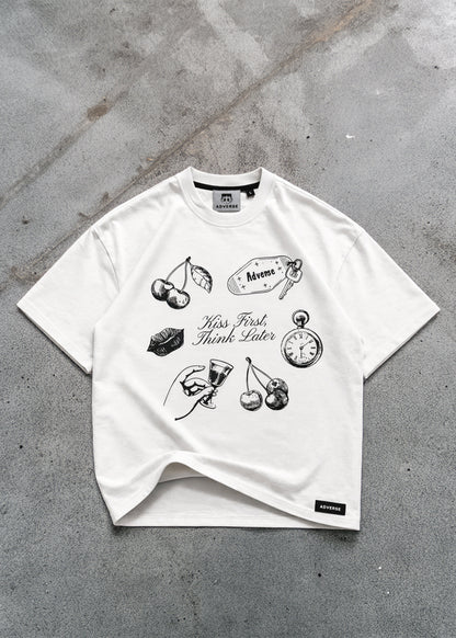 Camiseta Kiss First, Think Later