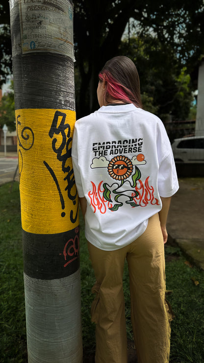 Camiseta Embrasing the ADVERSE (BOXY FIT)