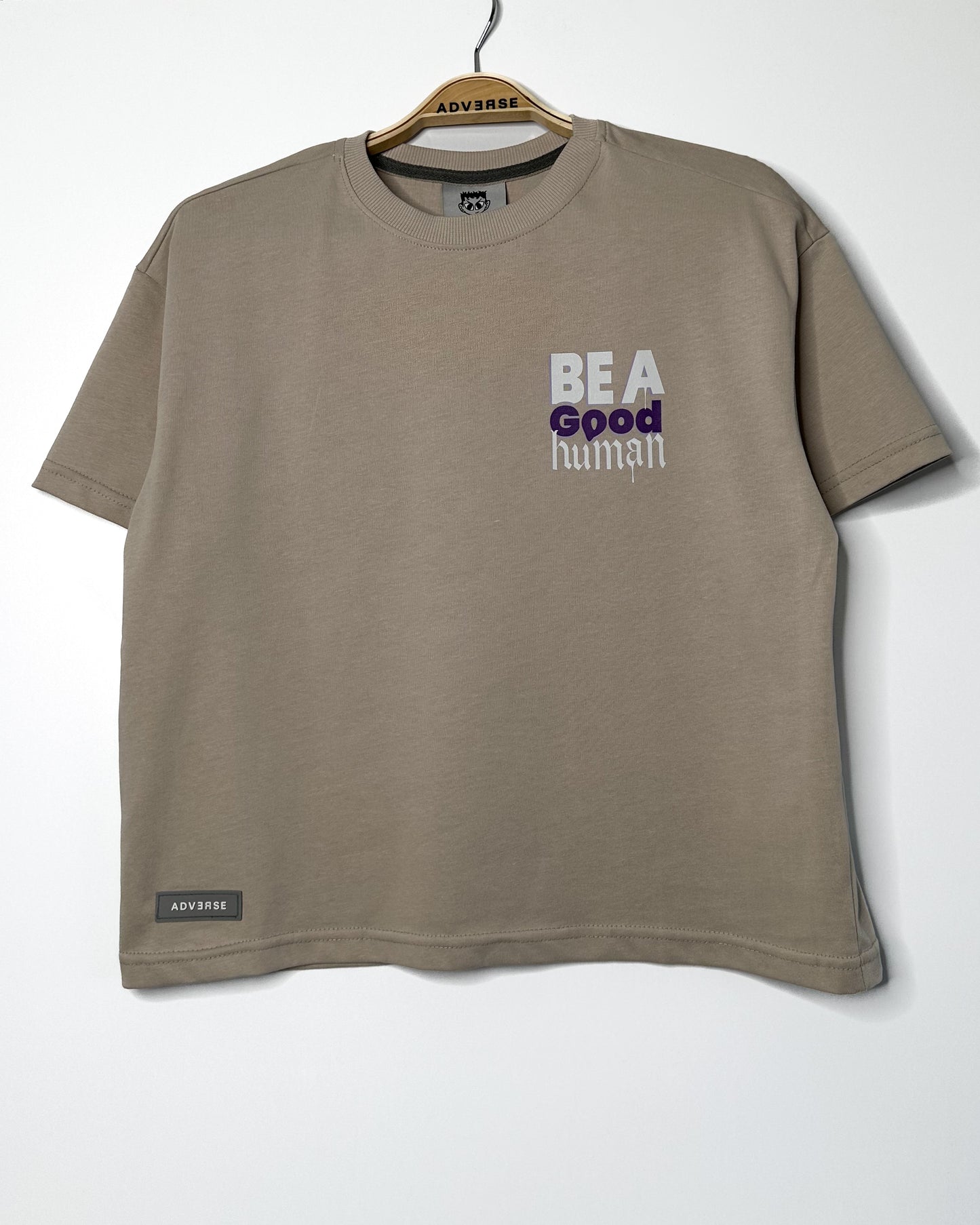 Camiseta Be a Good Human