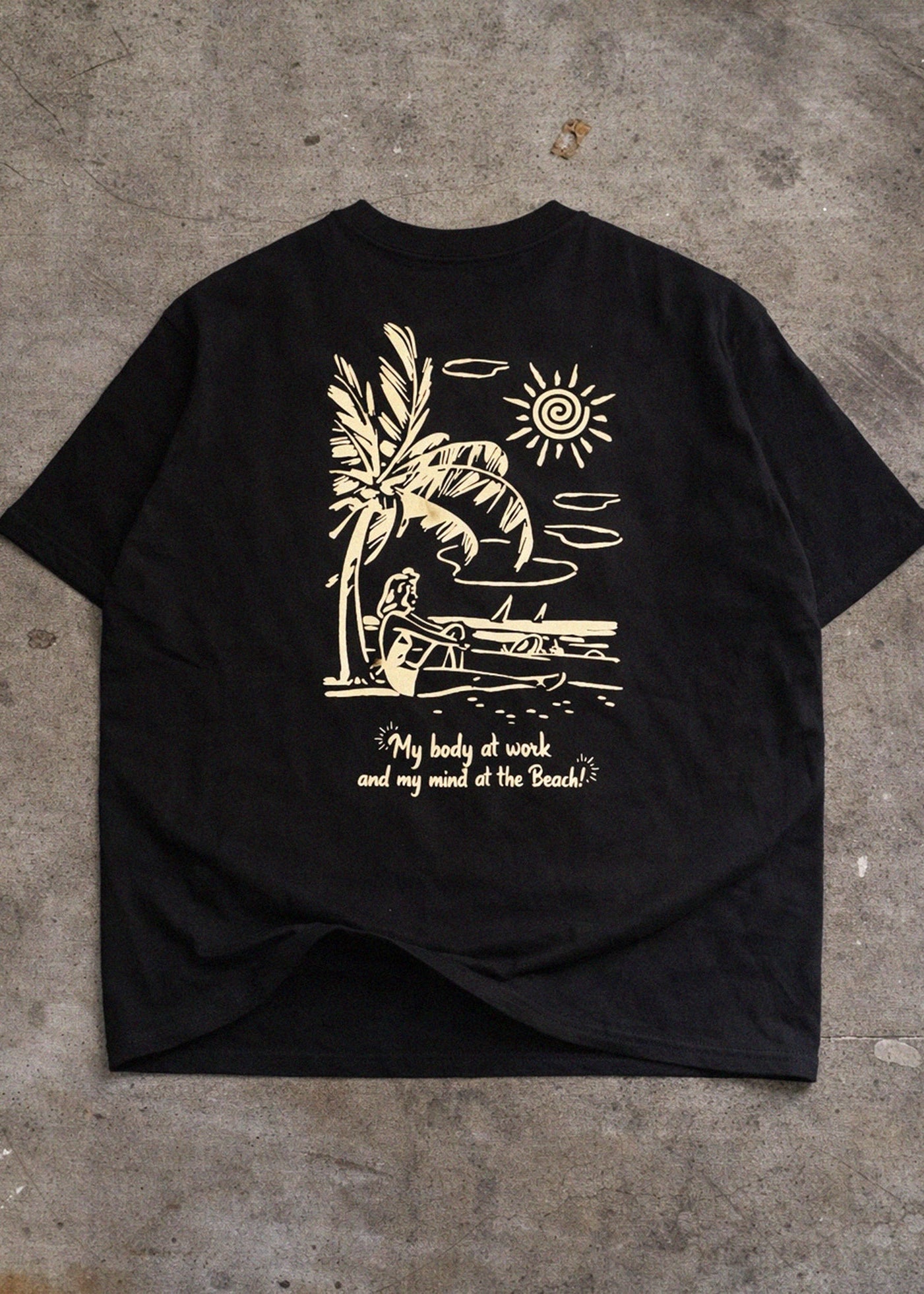 Camiseta My mind at the beach