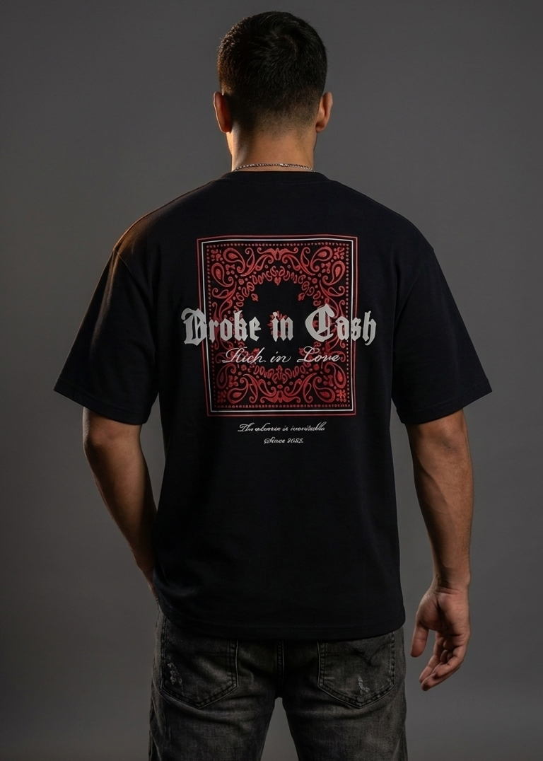 Camiseta Broke in Cash, Rich in Love