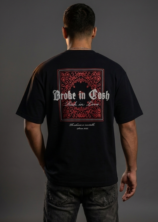 Camiseta Broke in Cash, Rich in Love
